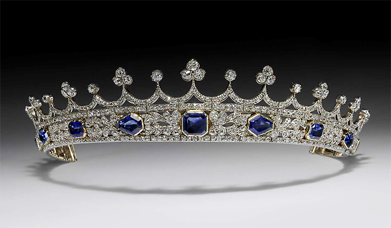 Queen_Victorias_sapphire_and_diamond_coronet_1X.jpg
