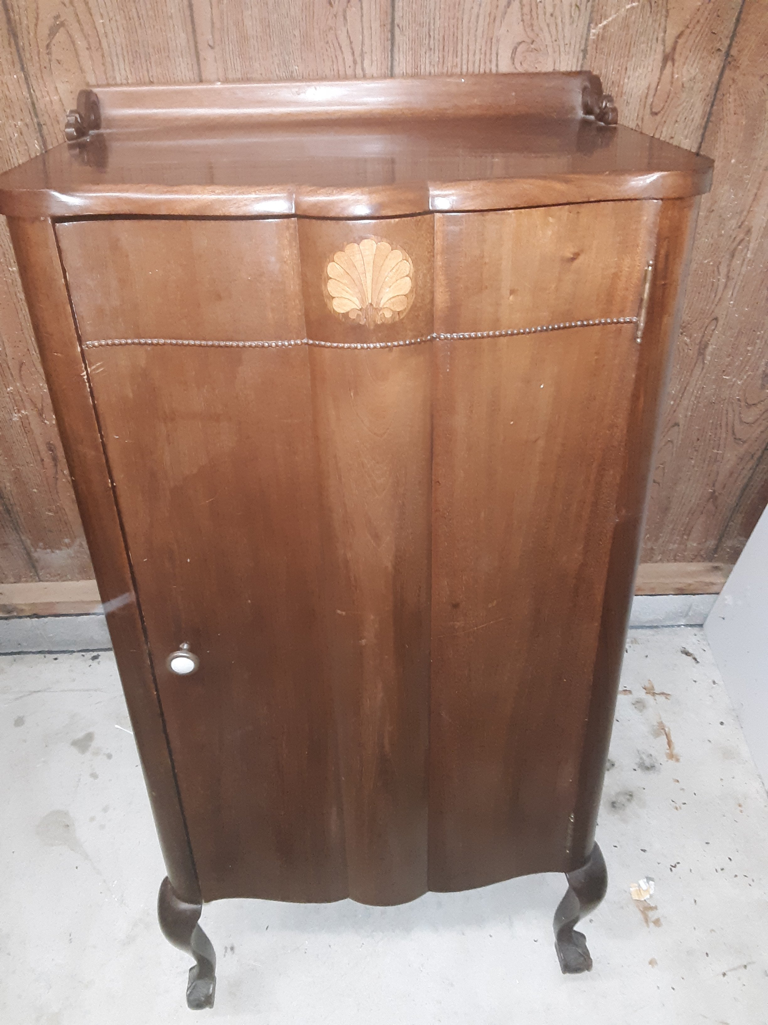 record cabinet 1.jpg