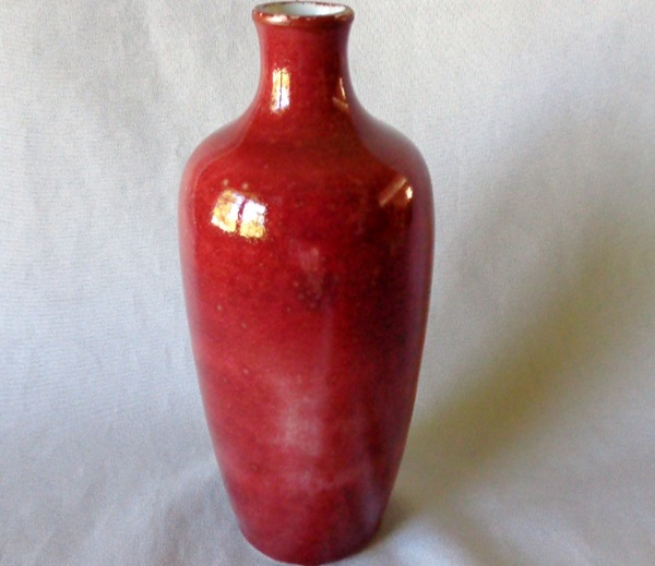 red chinese vase 001.JPG