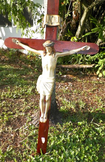RELIGOUS CROSS CHRIST CRUCIFIED METAL & WOOD OLD 39 INCJES 3AA.JPG