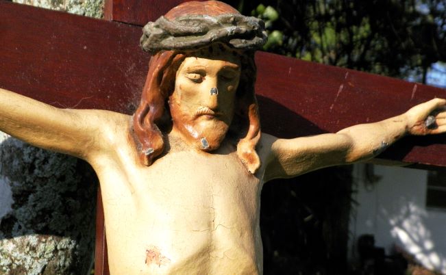 RELIGOUS CROSS CHRIST CRUCIFIED METAL & WOOD OLD 39 INCJES 3CAA.JPG
