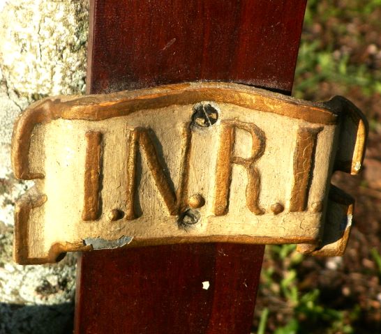 RELIGOUS CROSS CHRIST CRUCIFIED METAL & WOOD OLD 39 INCJES 5AAA.JPG