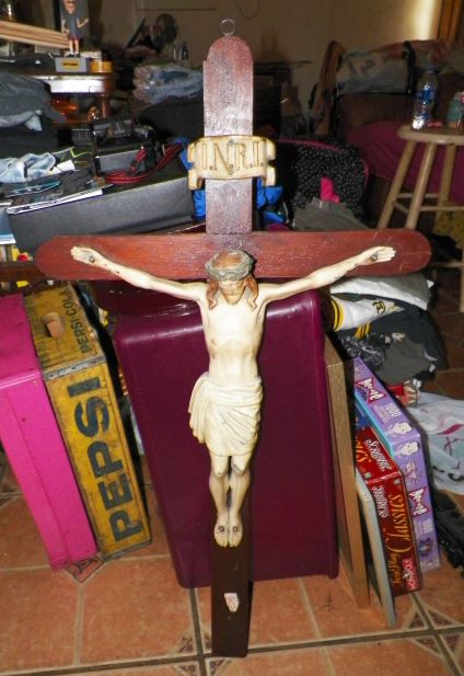 RELIGOUS CROSS CHRIST CRUCIFIED METAL & WOOD OLD 39 INCJES 8cAAAA.JPG