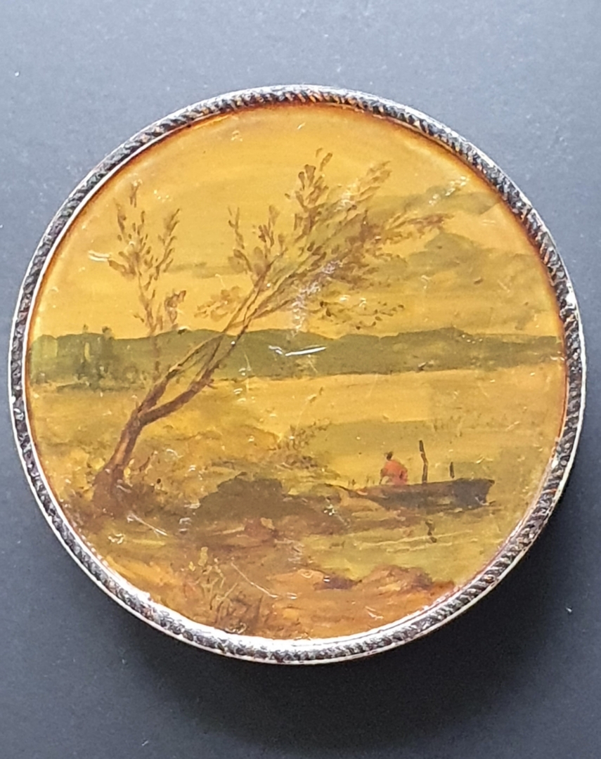 Small 18th century painted iv.. box, yellowed varnish. Antiques Board