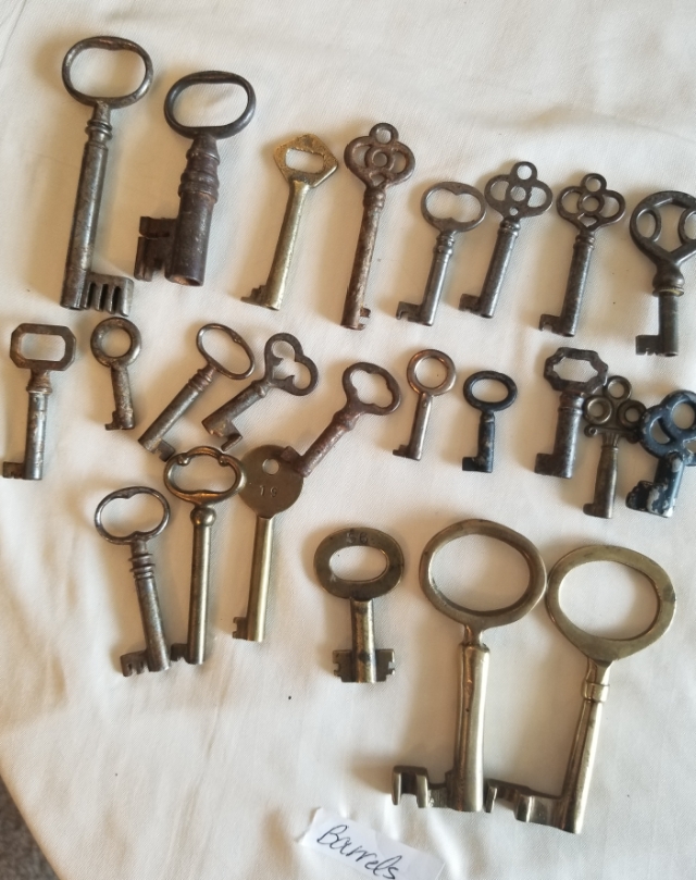 Advice on antique skeleton keys Antiques Board