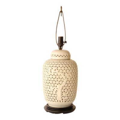 reticulated-porcelain-blanc-de-chine-table-lamp-2669.jpg