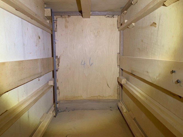 RIGHT LOCKING MECH.jpg