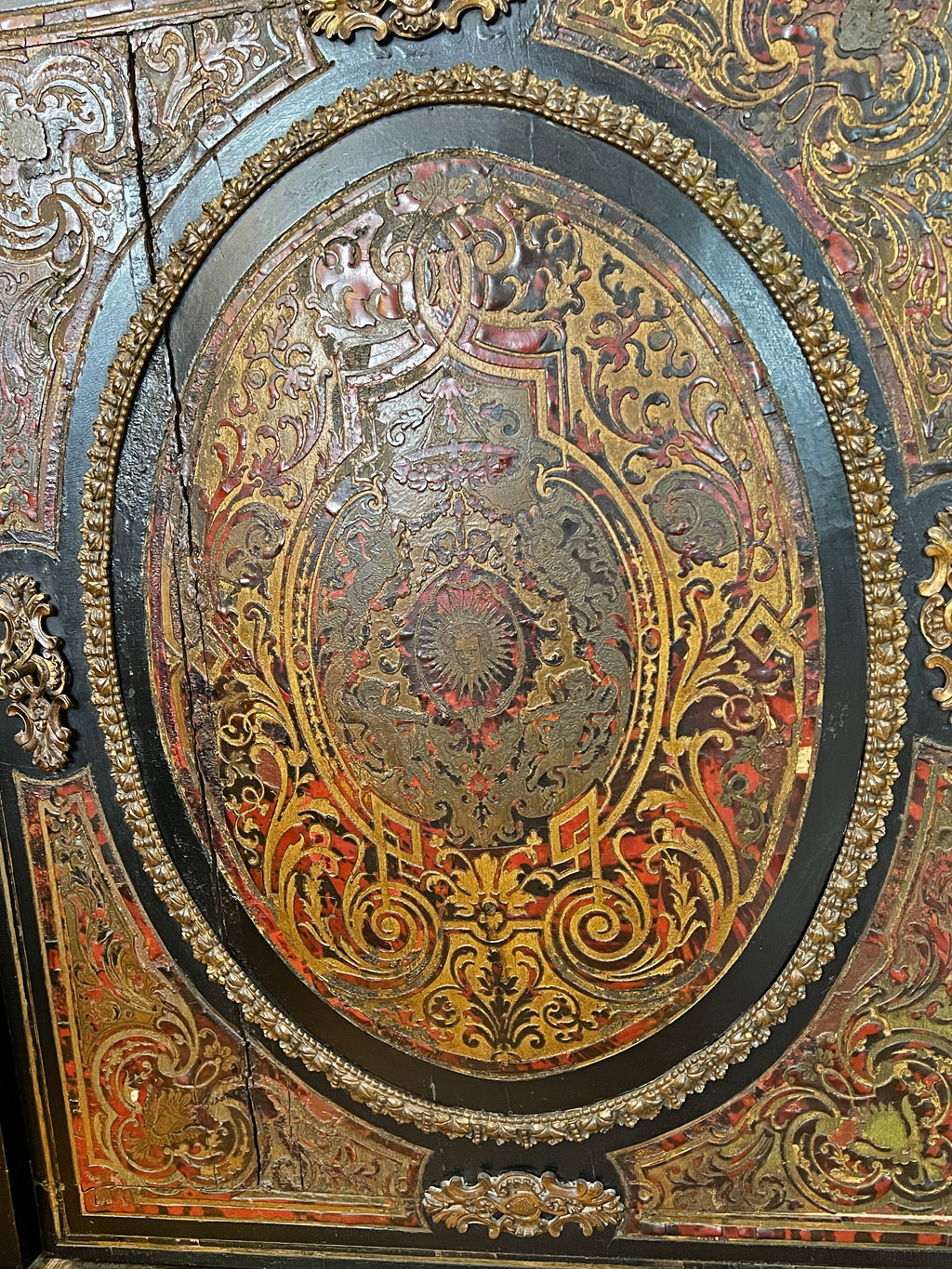 Ronni's-AntiqueCabinet-03-s.jpg