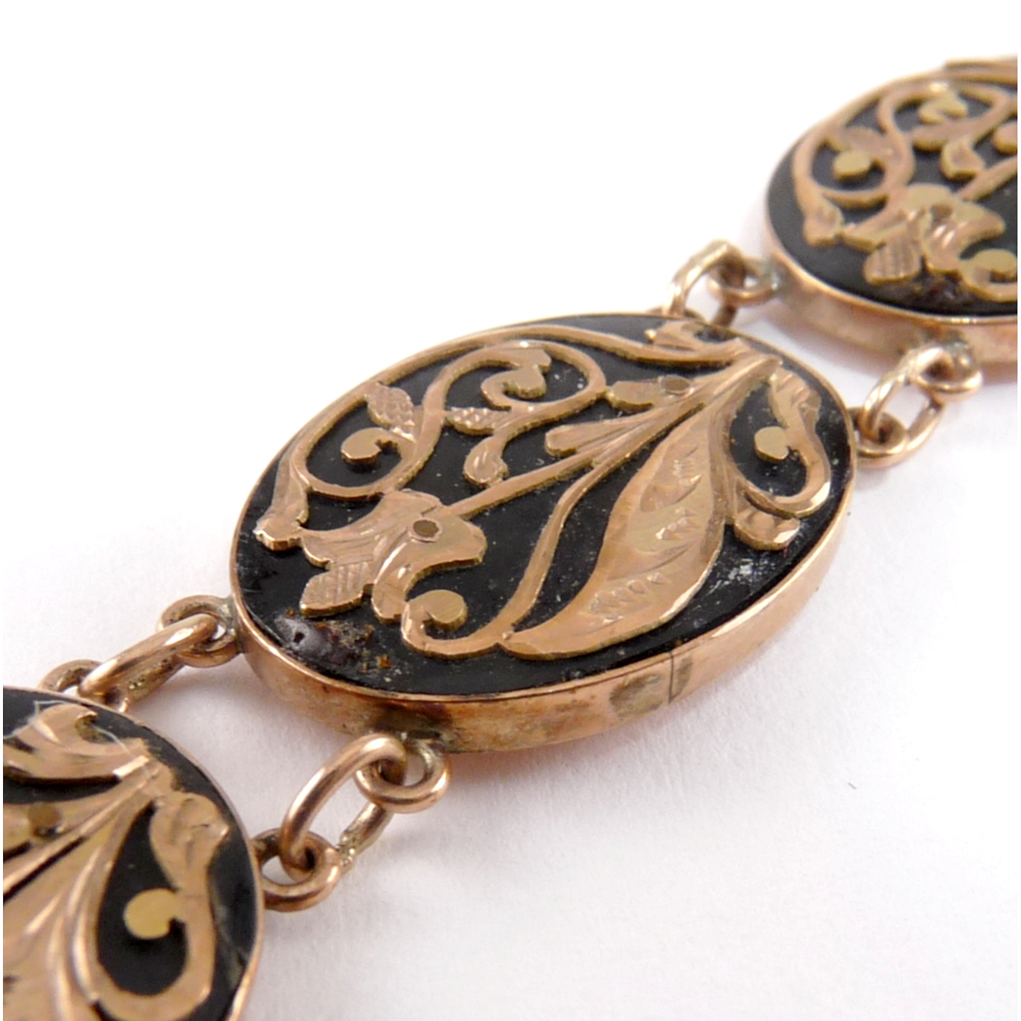 Rose_Gold__Appliques_Black_Bracelet_5.JPG