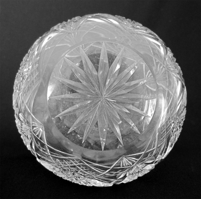 round cologne bottle bottom2 GS Best 640.jpg