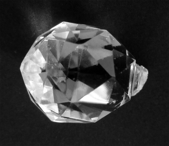 round cologne stopper1 640.jpg