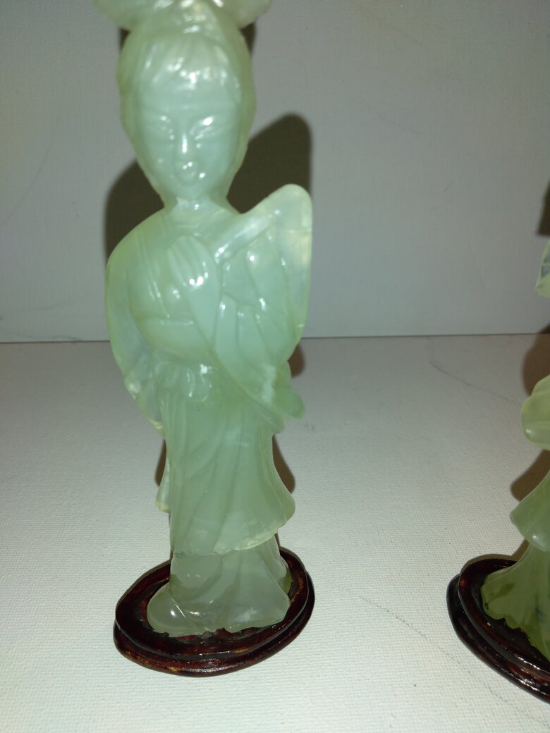 rsz_estae_sale_haul_murano_glass_fish_&_2_jade_guan_yin_statues_33_009.jpg