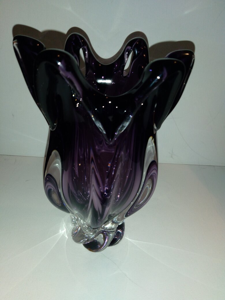 rsz_vintage_bohemian_czech_republic_purple_glass_vase_005.jpg