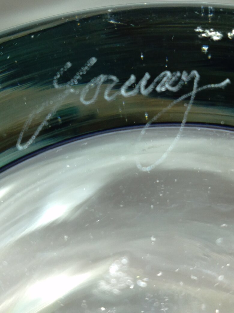 rsz_vintage_bronze_elephant_lamps_and__signed_glass_vase_017 (1).jpg