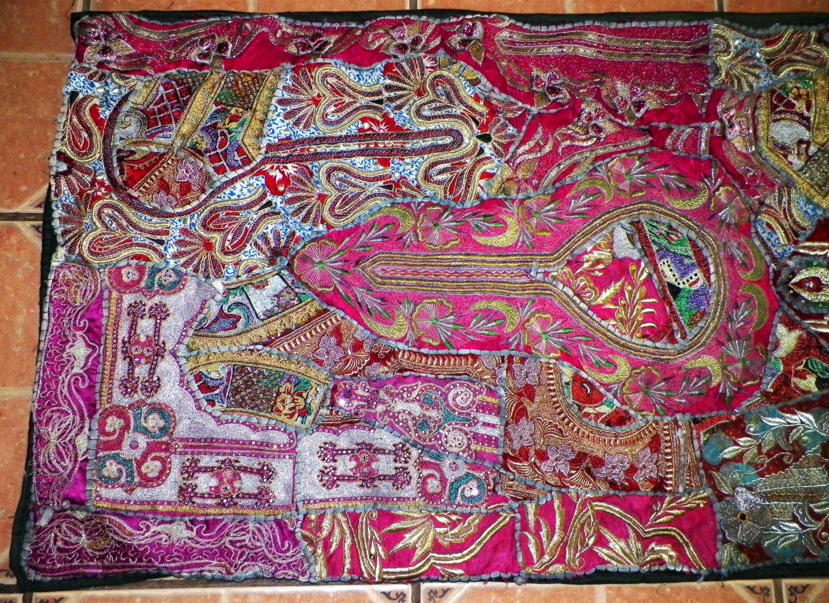 RUG HAND SEWN 3AA.JPG