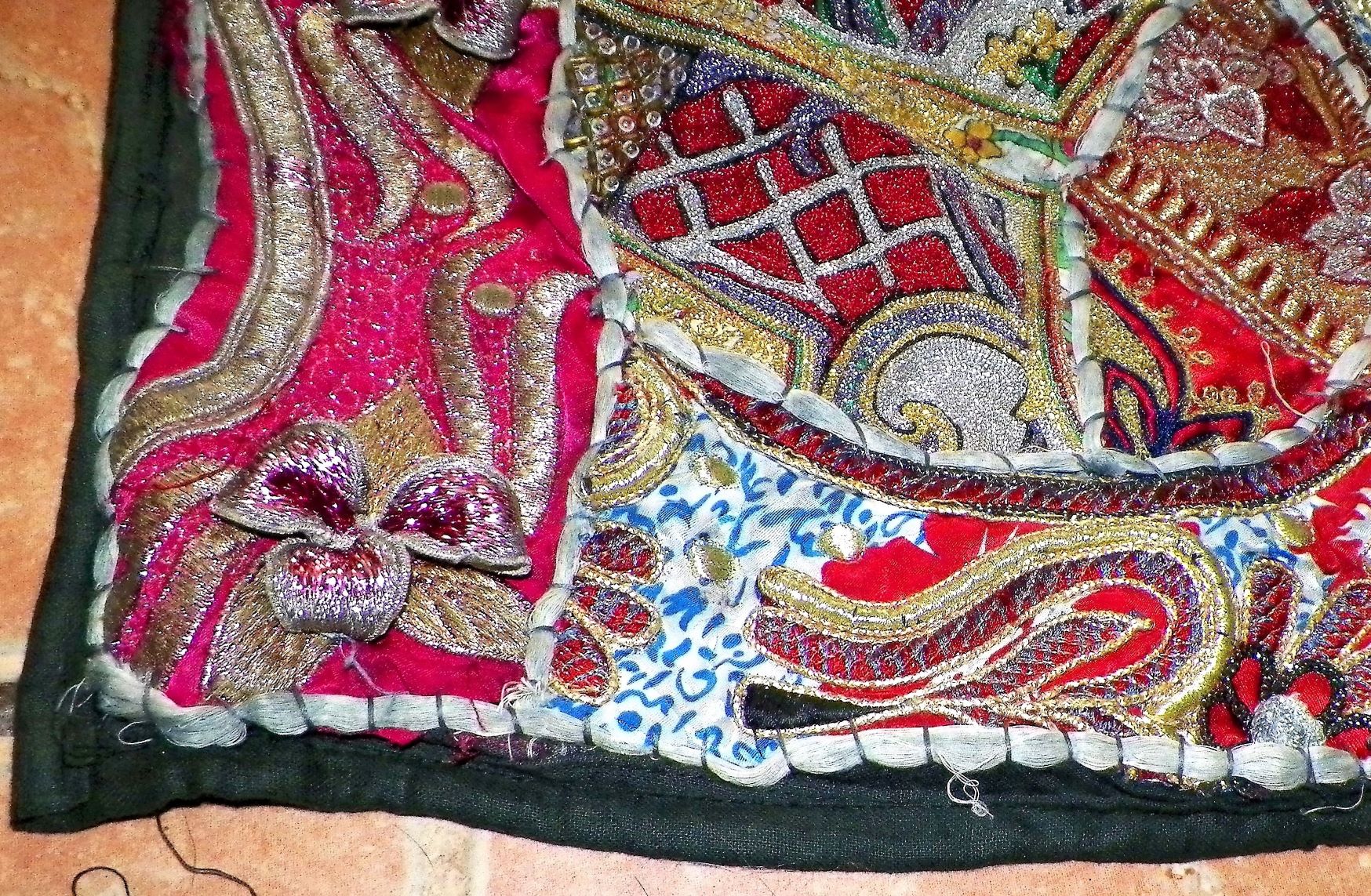 RUG HAND SEWN 5AA.JPG