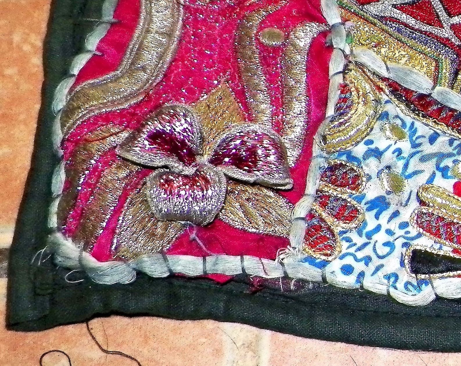 RUG HAND SEWN 5AAA.JPG