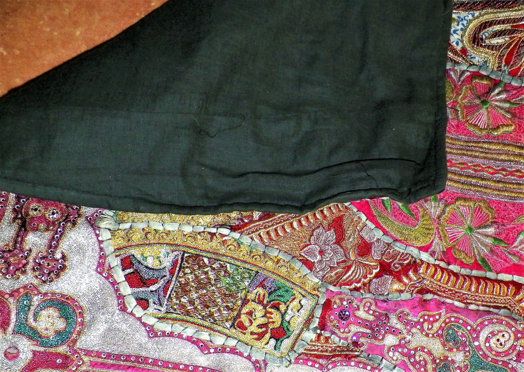 RUG HAND SEWN 6AA.JPG