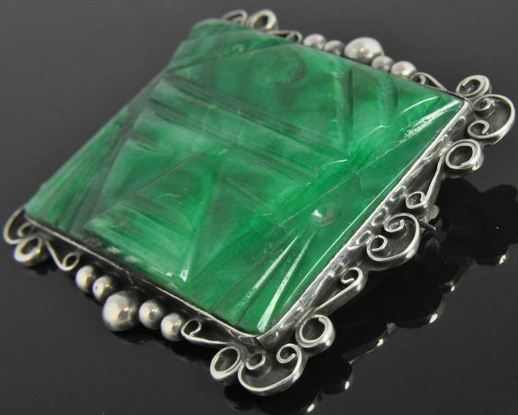 s-l1Jade2600.jpg