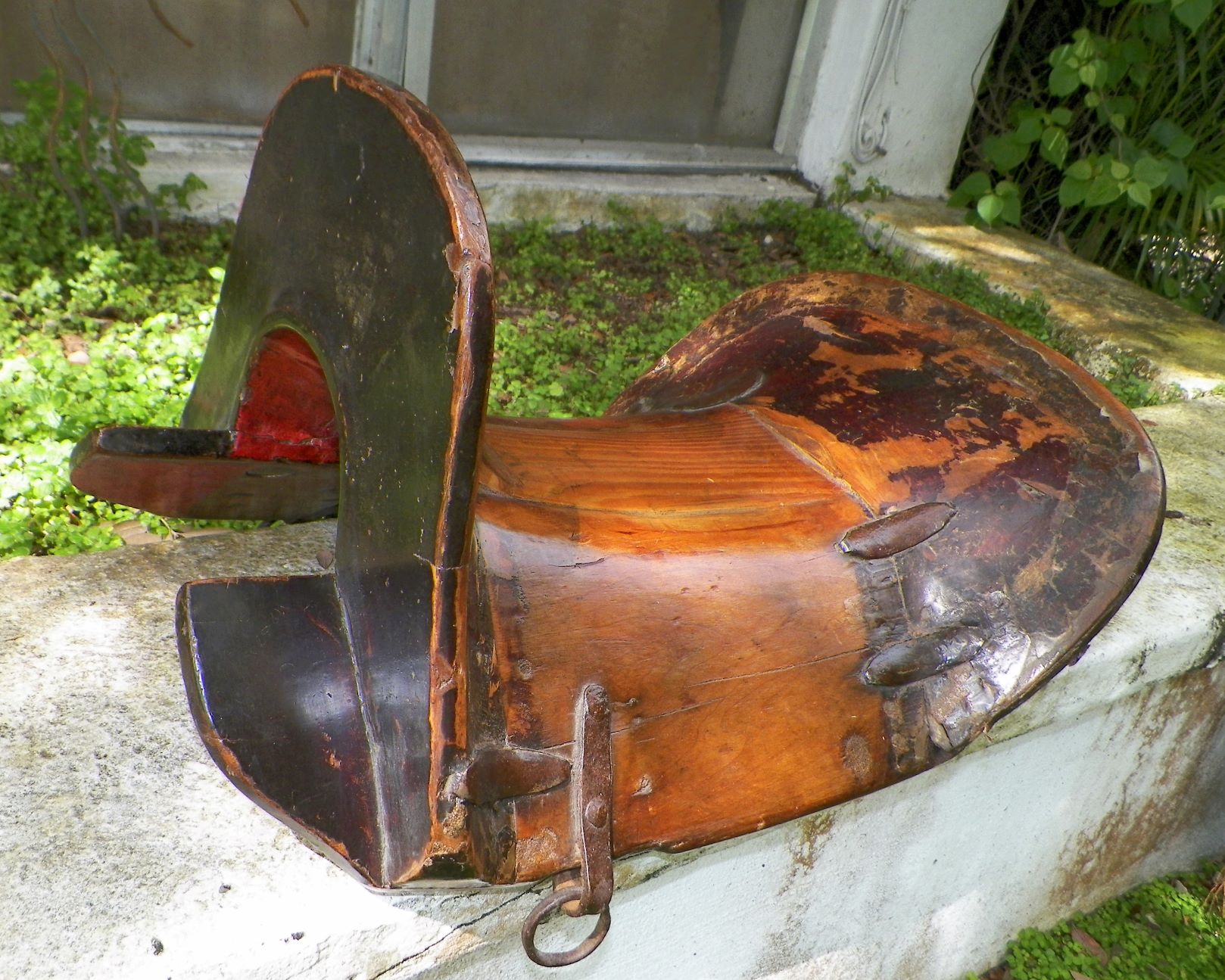 SADDLE OLD WOOD & FORGED IRON 1AAA.JPG