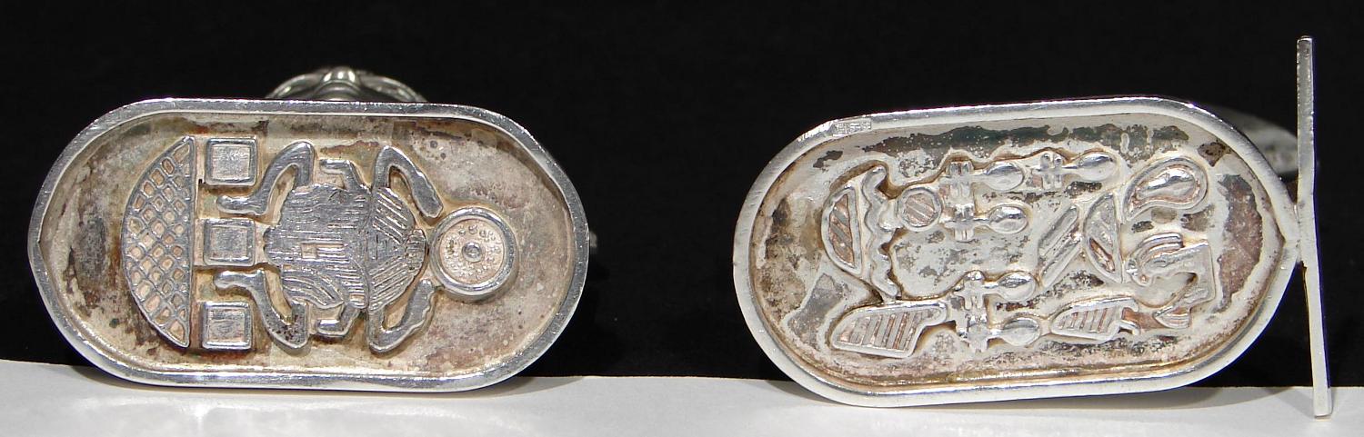 Silver-Egyptian-800-Nefertiti&Tut-Figures&Cartouche-btm.jpg