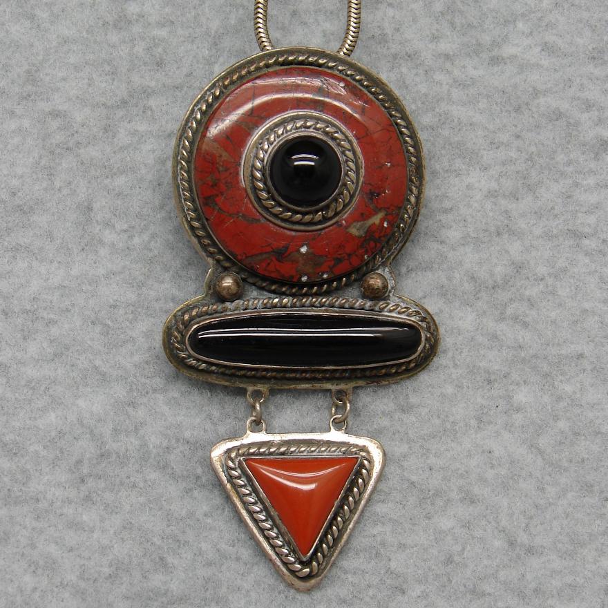 Silver-Sterling-Brooch-Red&Black_Stones-fr.jpg