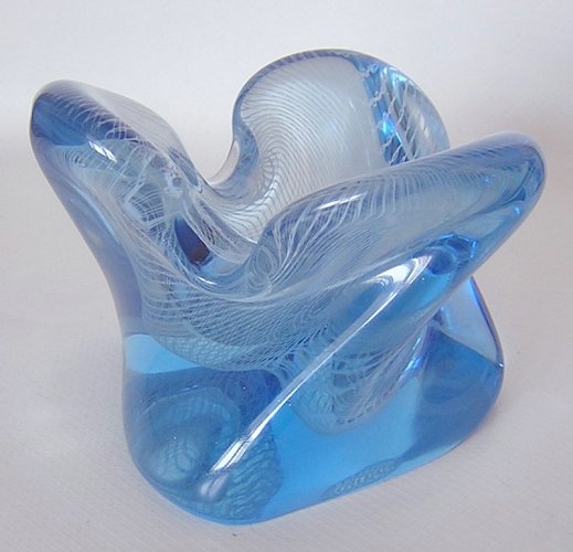 SkloUnionHarrtilBlueAtrGlassLaceMerlettoAshtray-a.jpg