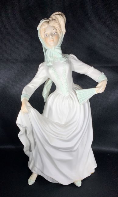 Small lady down load 1.jpg