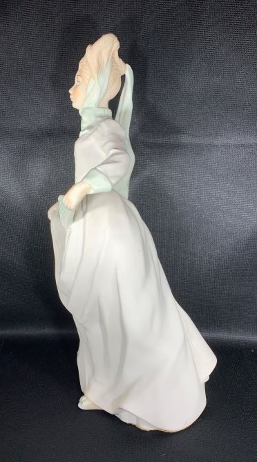 Small lady down load 2.jpg