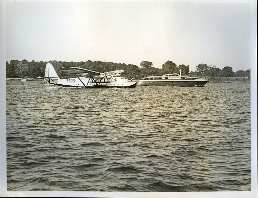 smallerseaplane1.jpg