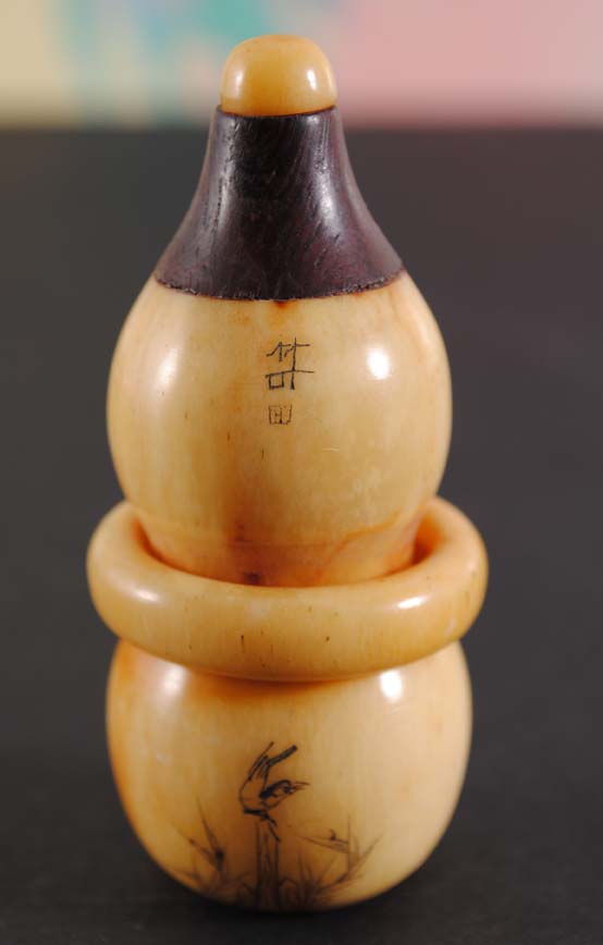 Japanese or Chinese SNUFF BOTTLE Ivory? | Antiques Board