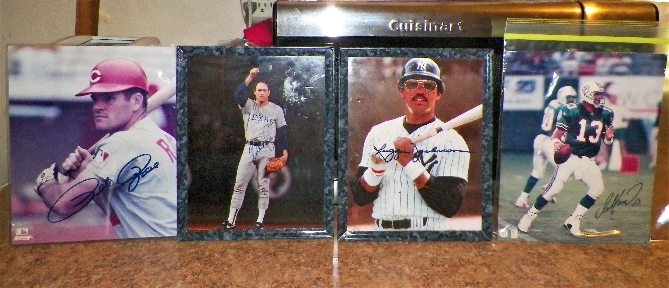 SPORT AUTOGRAPH PHOTO A GROUP 1AAZZ.JPG