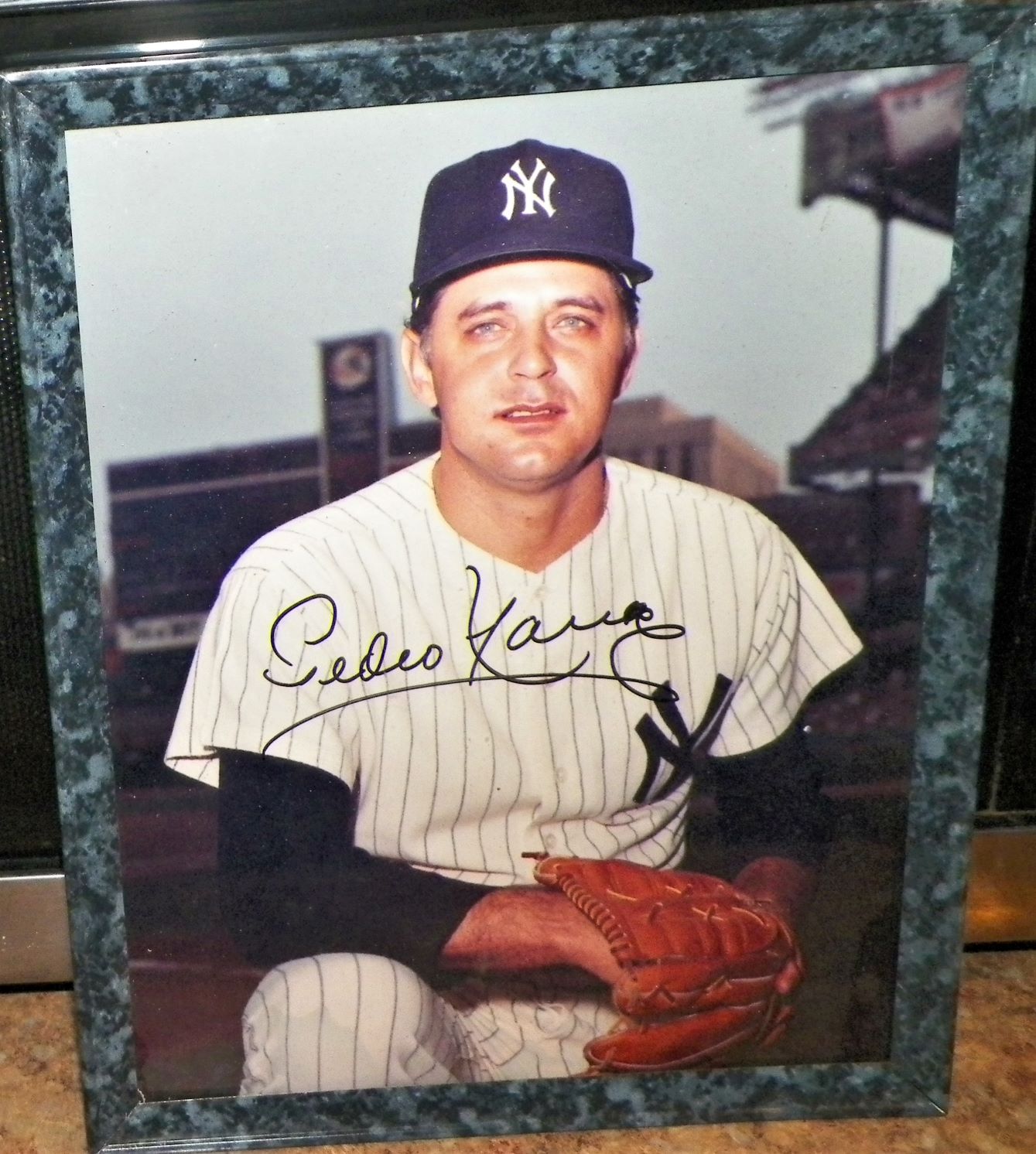 SPORT AUTOGRAPH PHOTO A GROUP 4AA.JPG