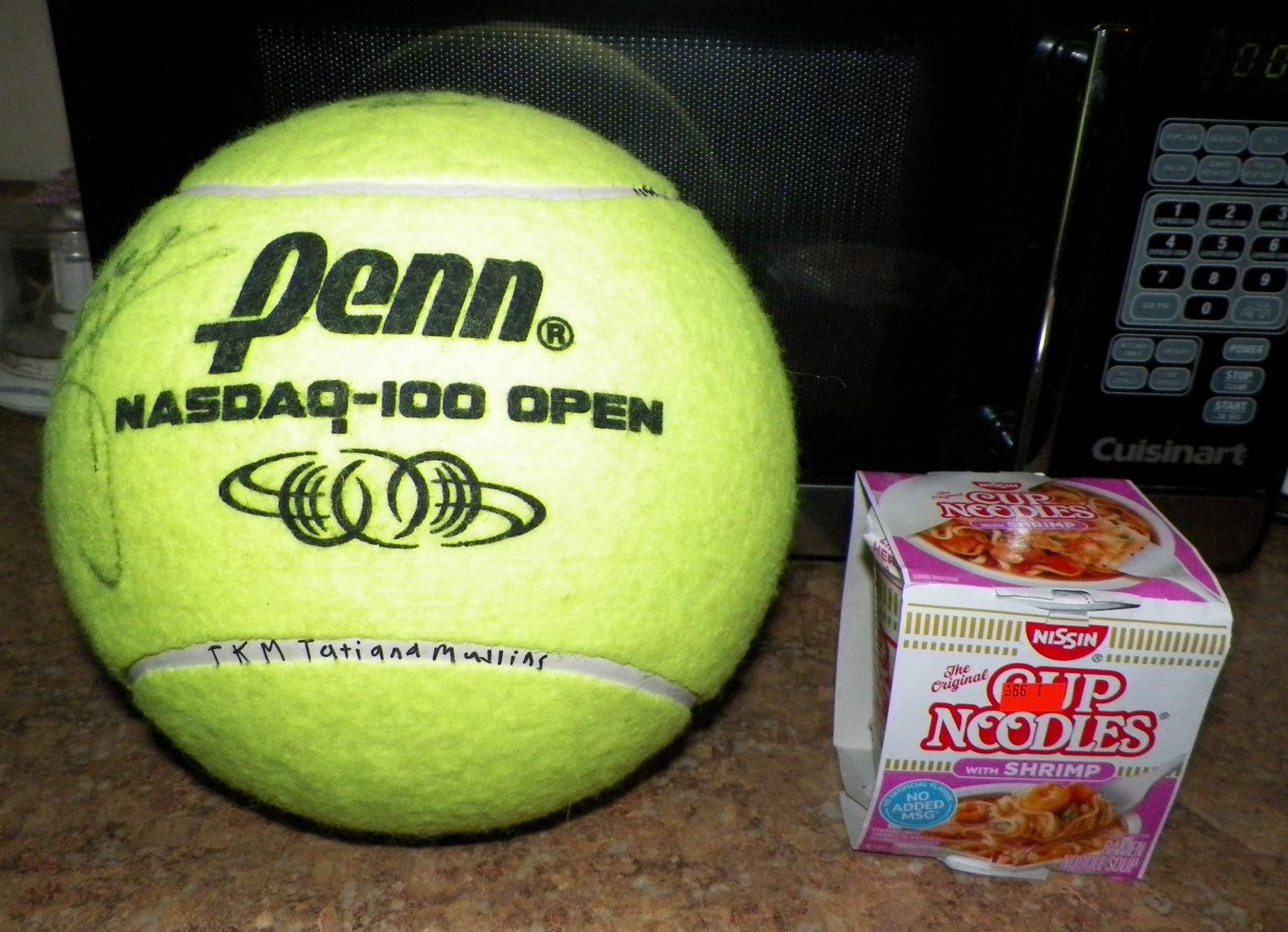SPORT AUTOGRAPH TENNIS BALL 1AA.JPG