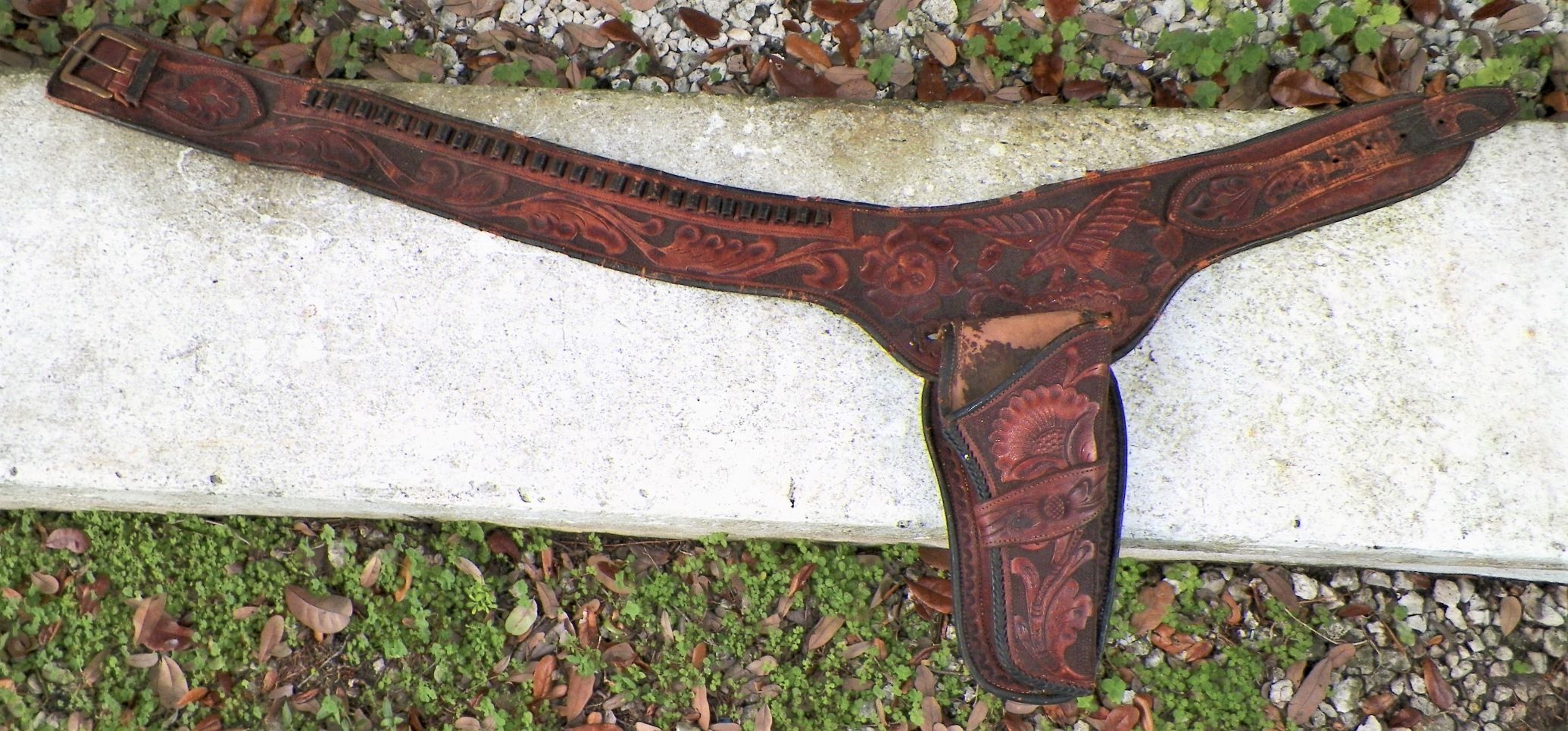 SPORT GUN HOLSTER & BELT 1AA.JPG