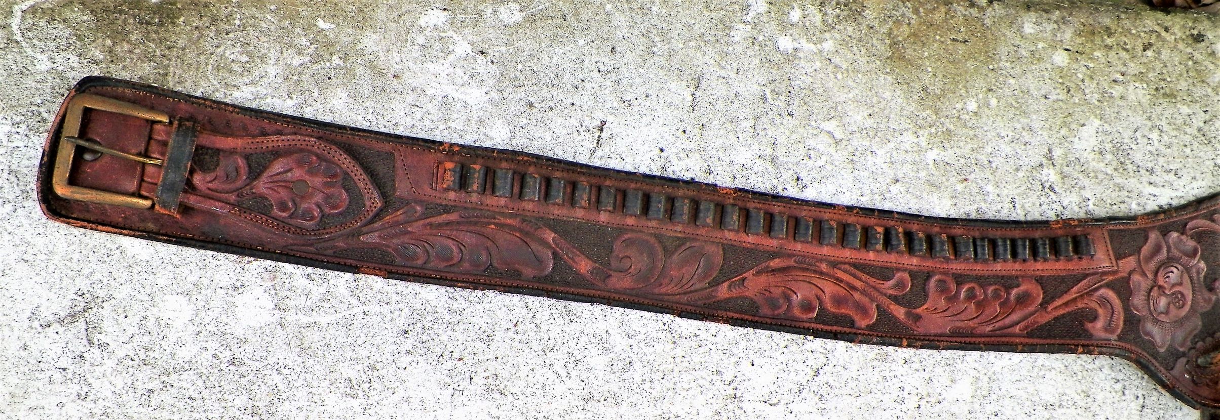 SPORT GUN HOLSTER & BELT 4AA.JPG