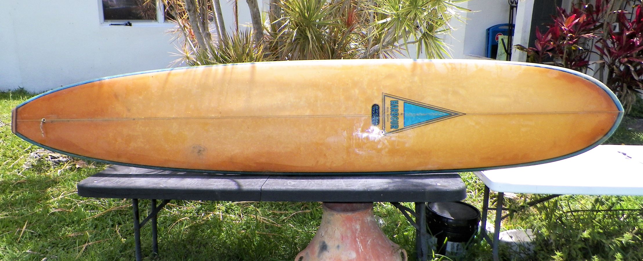 SPORT SURFBOARD HARBOR SEAL BEACH 10 2 BANANA MODEL 1AA.JPG