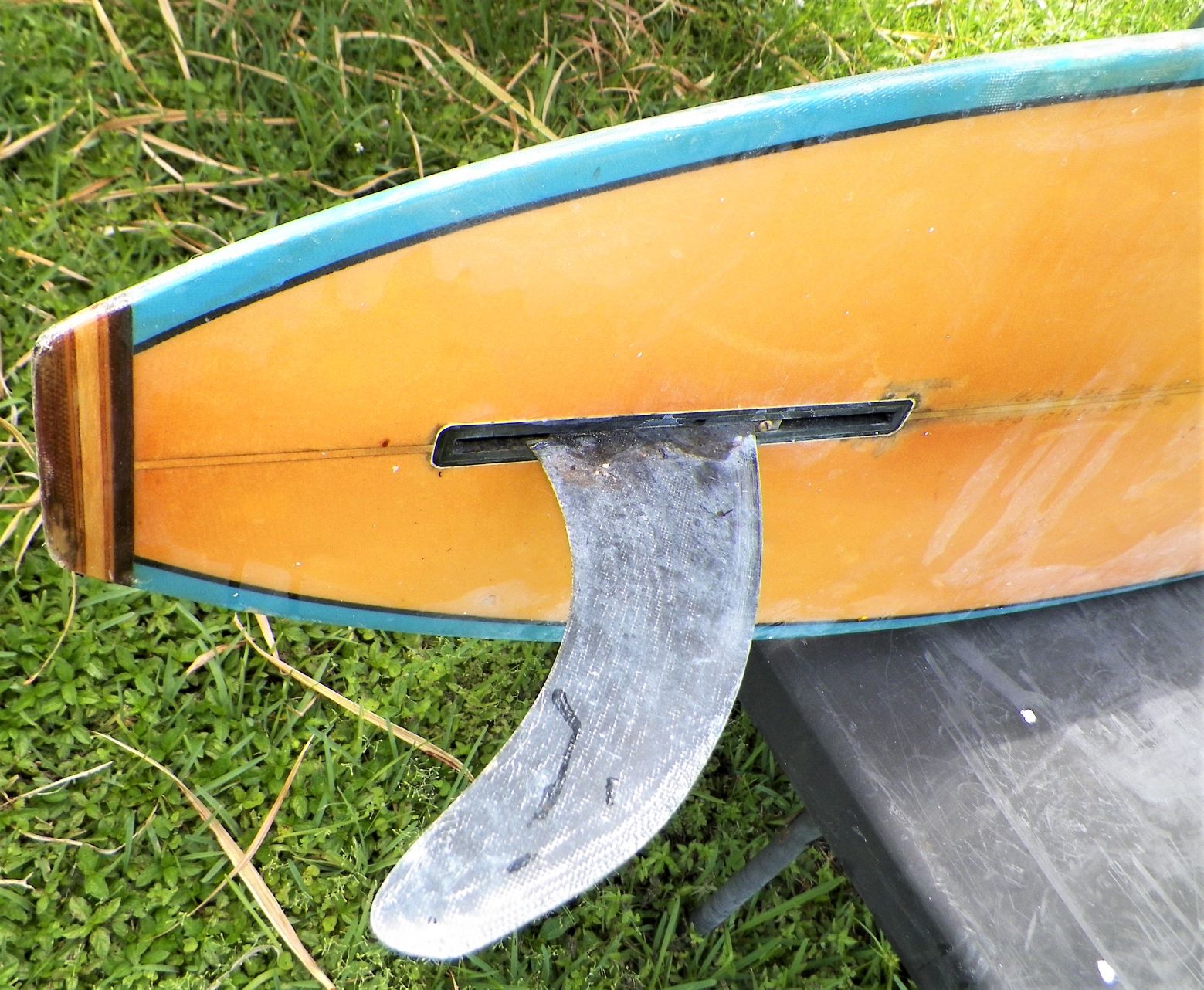 SPORT SURFBOARD HARBOR SEAL BEACH 10 2 BANANA MODEL 5BAA.JPG