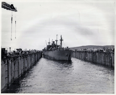 SS PETER WHITE 2256 in U.S.S. A.B.S.D.-1 on 9-27-45 full shot 001 (480x391) (2).jpg