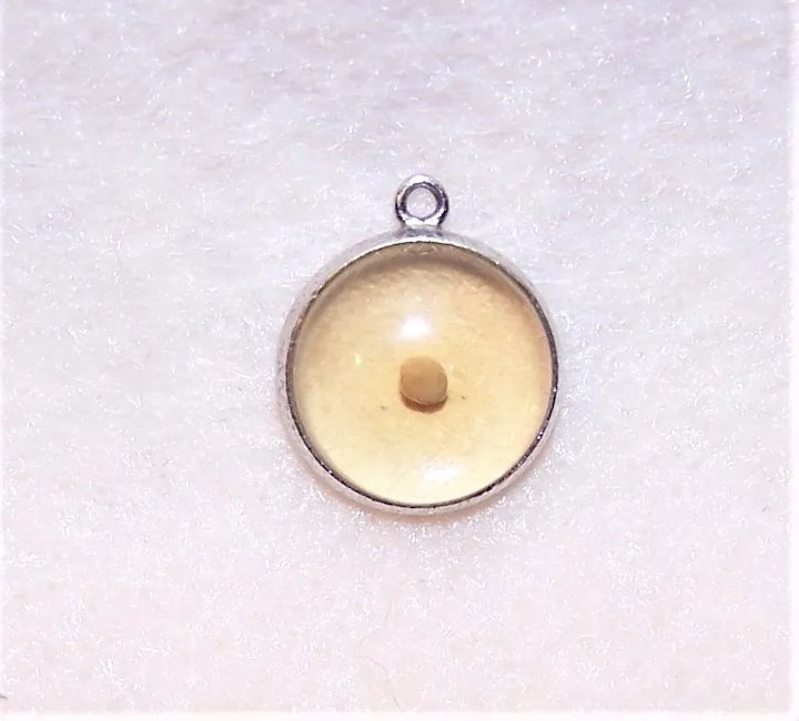 Sterling-Silver-Lucite-Mustard-Seed-Charm-full-3o-720-5ab25e1a-f4f4f4.jpg