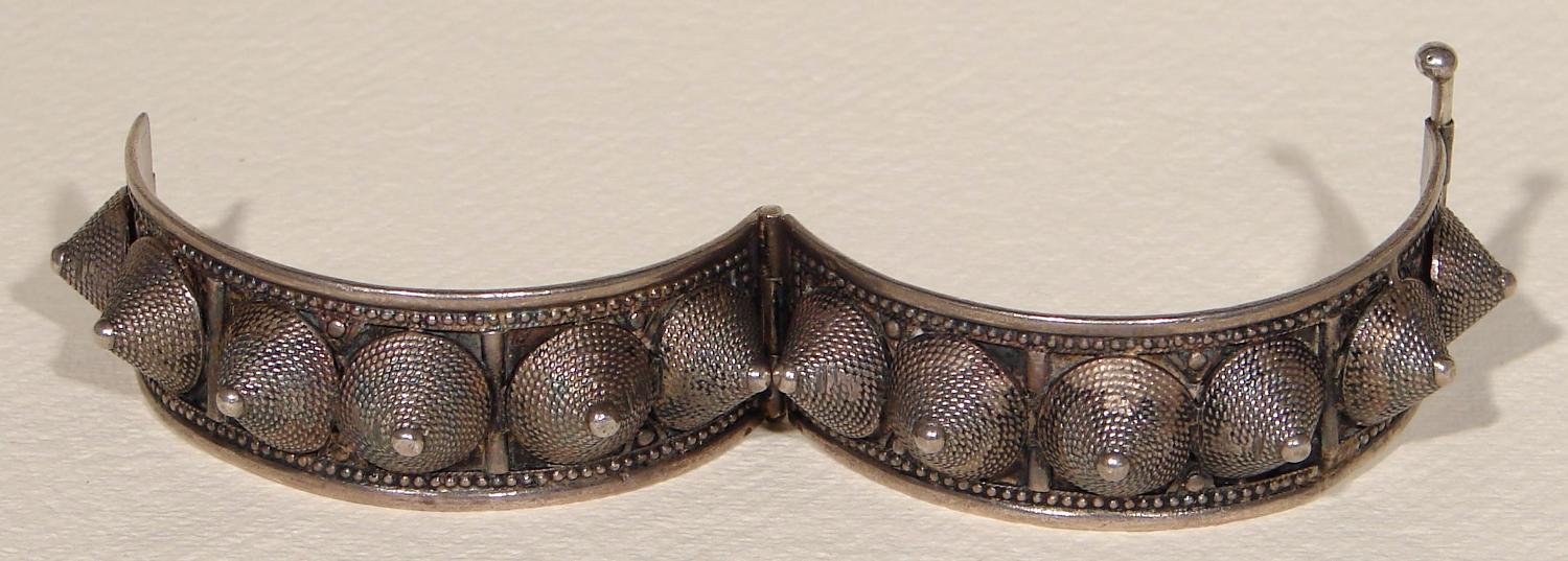 Sterling_Silver-Hinge_Bracelet-Hobnail-op.jpg