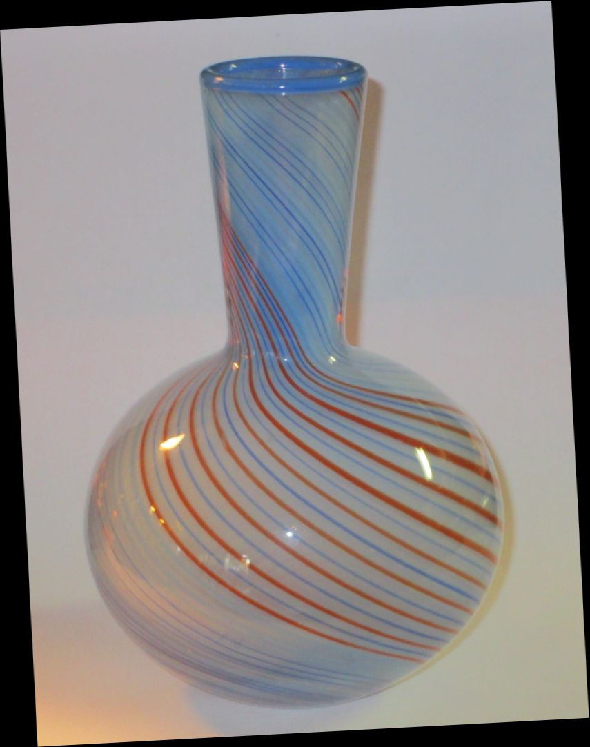 stripeyvase.jpg
