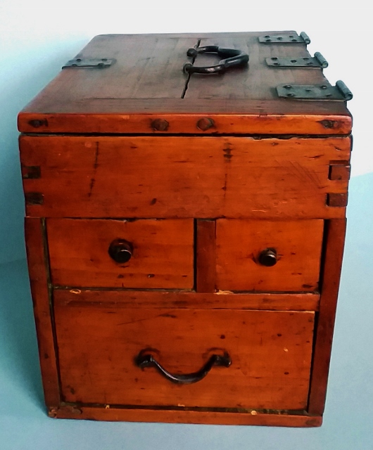 suzuribako Japanese writing box -3 (530x640).jpg