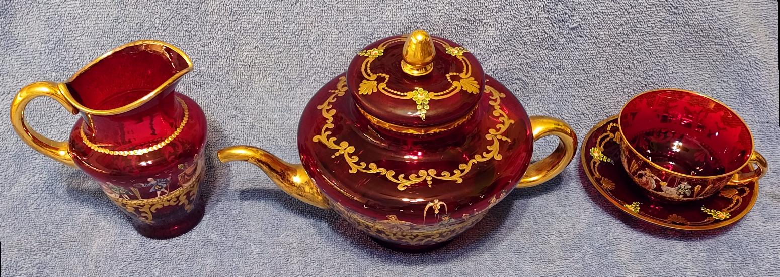 Tea_Set-Ruby_Glass-Enamel_Figures-teapot-3_pcs-up.jpg