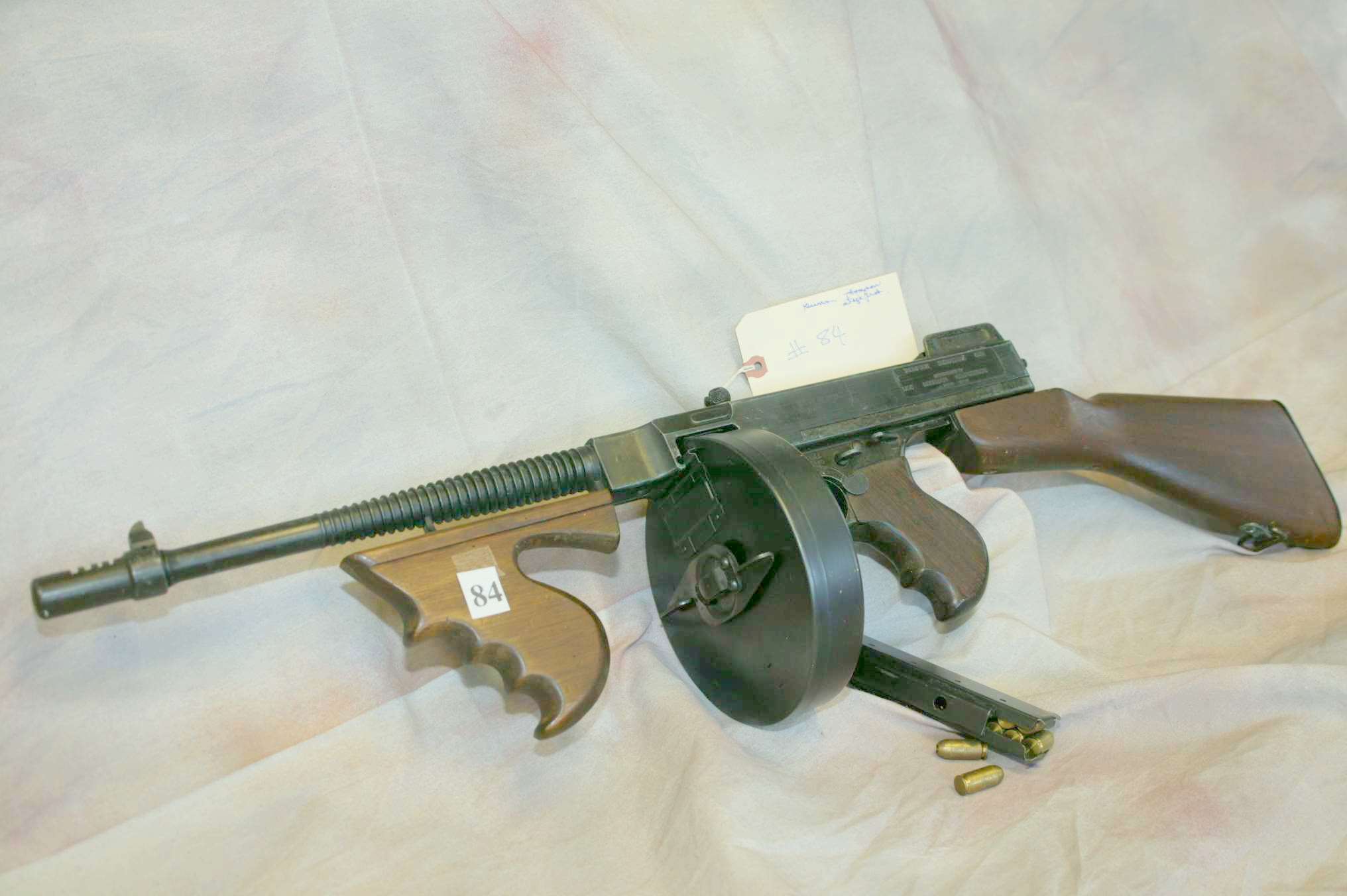 ThompsonSubmachinegun.jpg