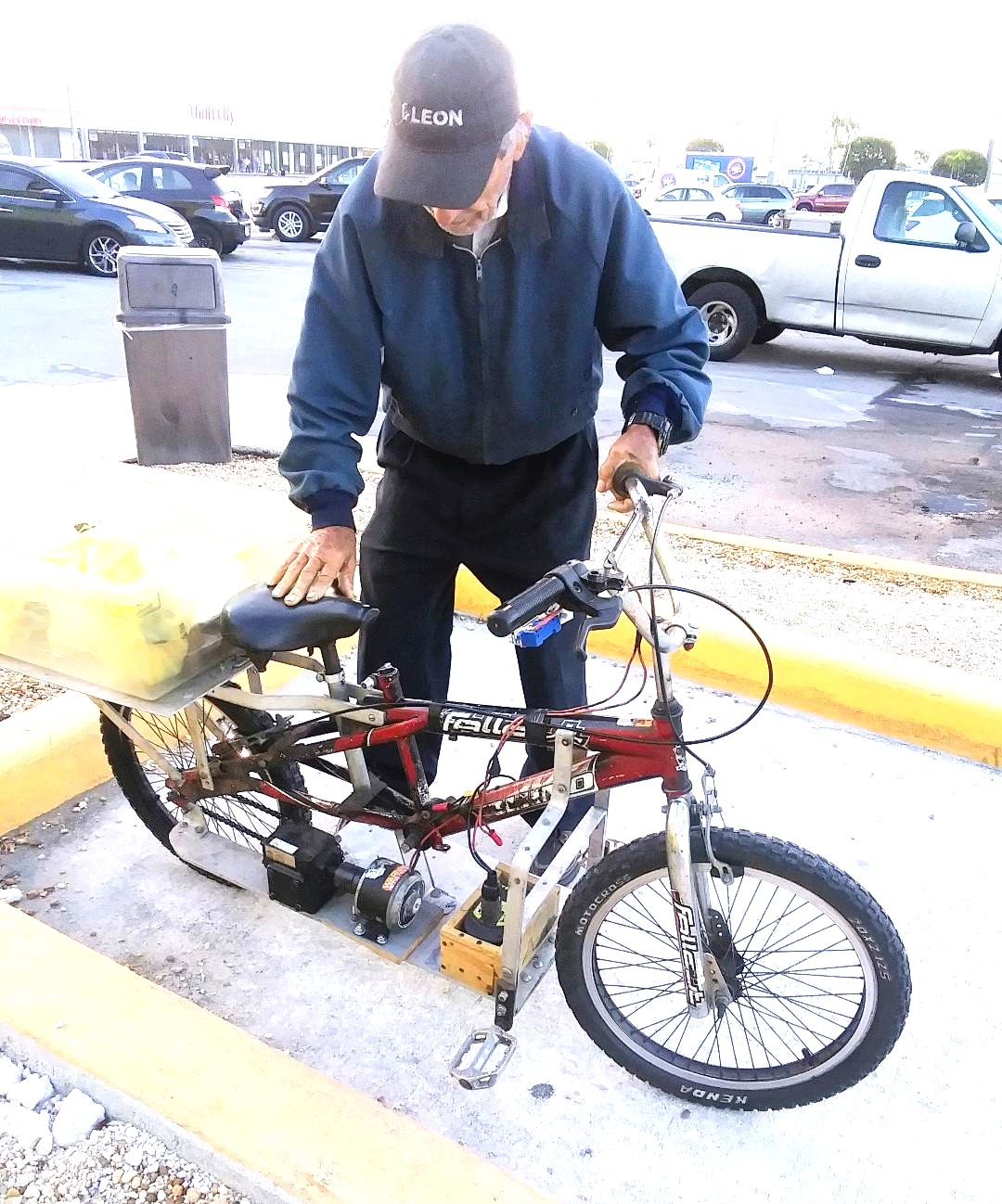 THRIFT STORE BICYCLE ELECTRIC CUBAN HOMEMADE 1AA.jpg