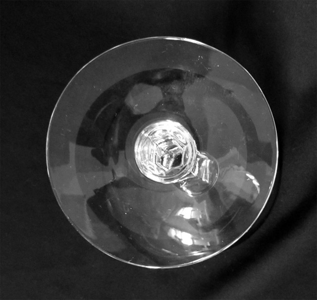 Tiff-Fr glass bottom1 640.jpg