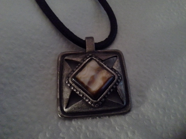 tigerseye necklace2.png