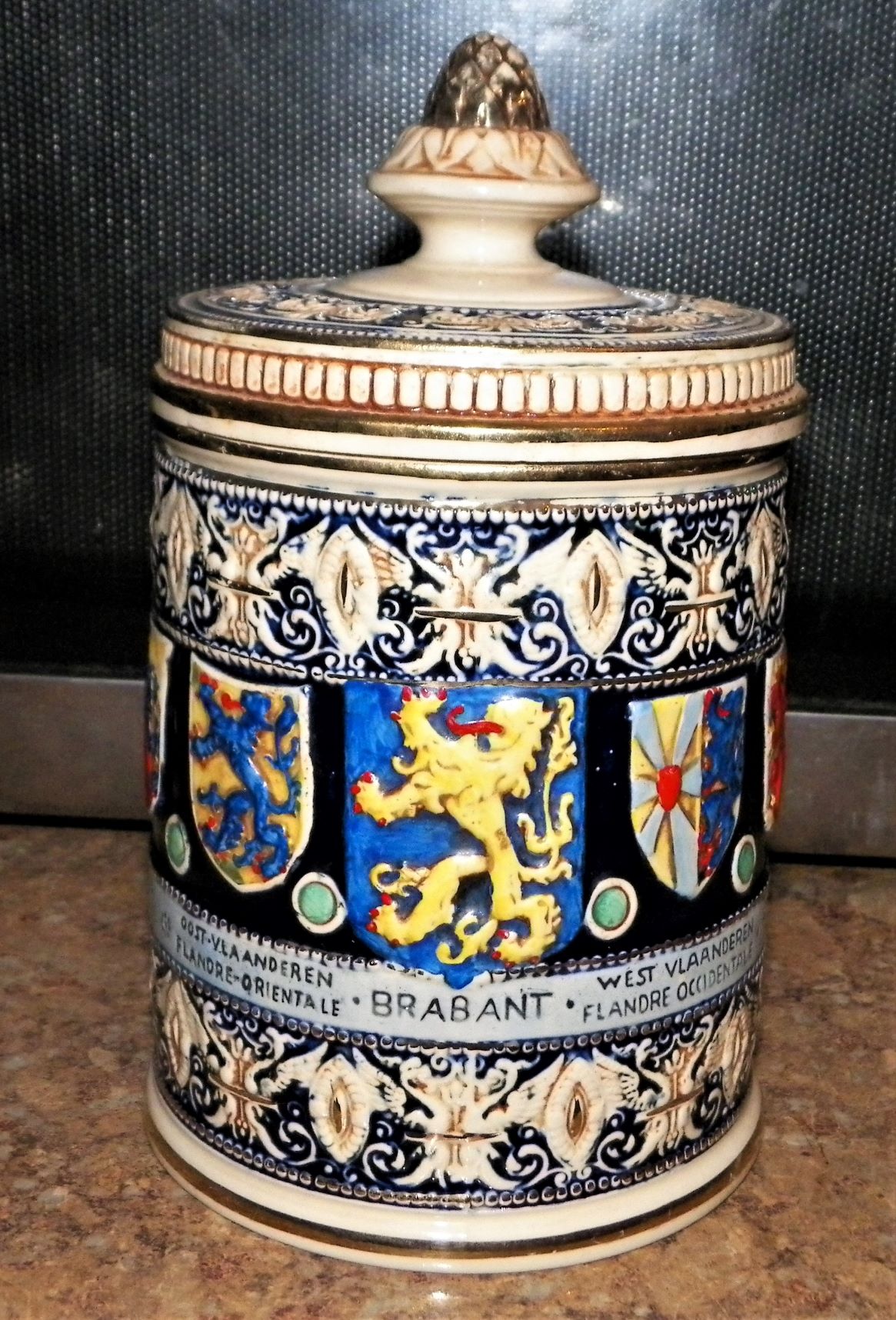 TOBACCO JAR GERMANY PORCELAIN 1AA.JPG