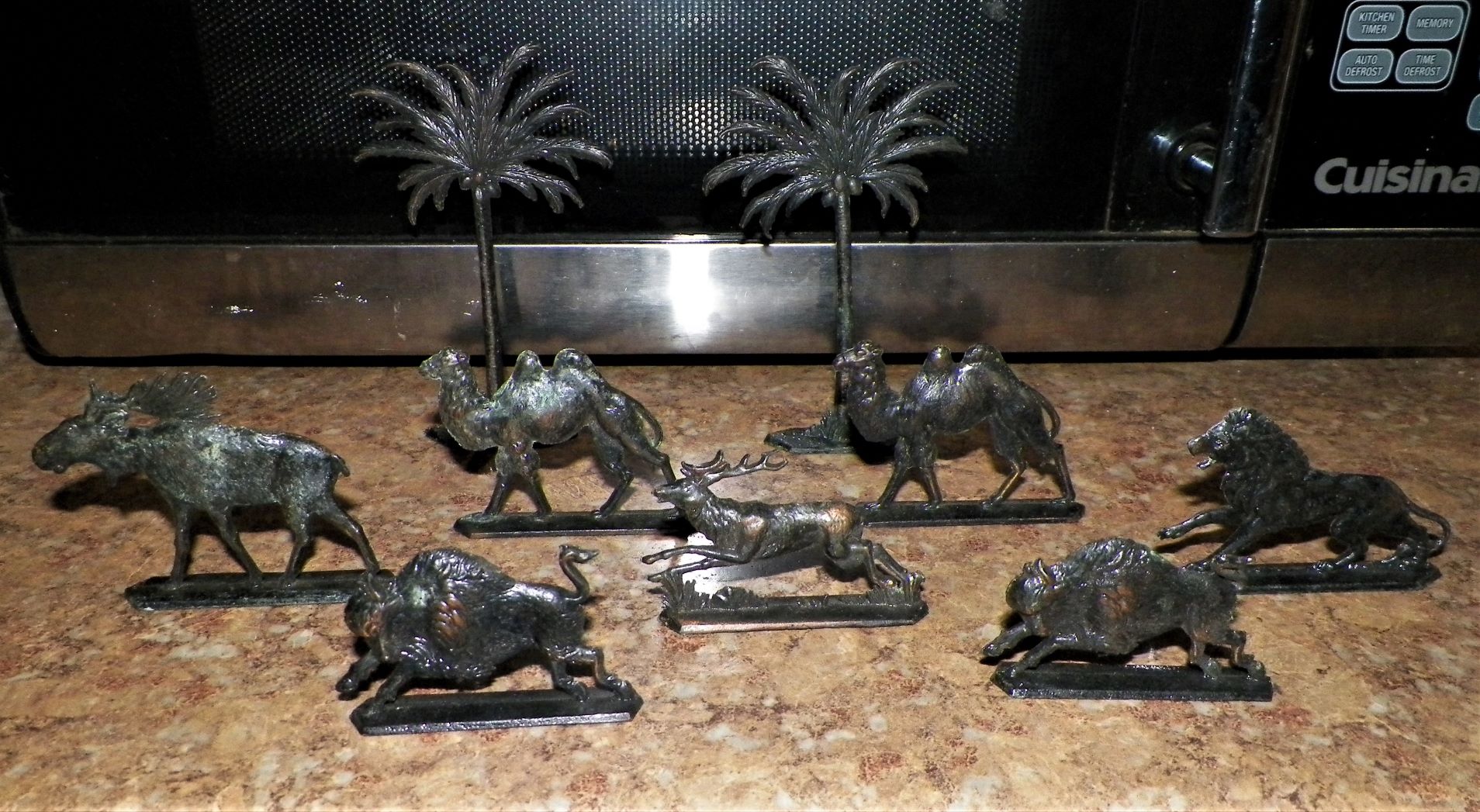 TOY A A A A GROUP NEW PHOTOS  1AA A GROUP animals cast iron MADE IN CANADA 1AA..JPG